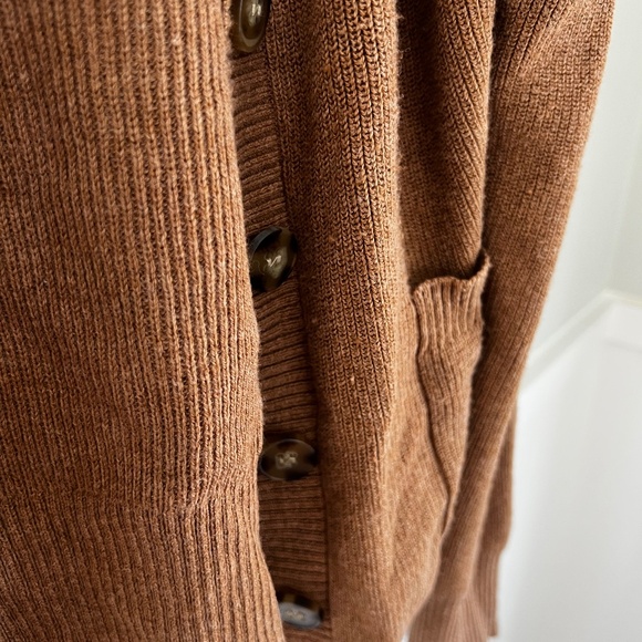 Cardigan in carmel - Picture 3 of 3